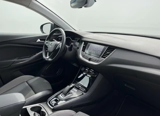 Opel Grandland X 1.6 Turbo Hybrid Business Edition / 27