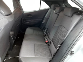 Toyota Corolla 2.0 Hybrid Business Sport Intro | Automaat | Adaptive cruise | Stuur & stoelverwarming | Navigatie | Camera / 28