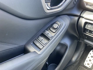 Subaru Forester 2.0i e-BOXER Luxury AUT  | dealer onderh. | leder interieur | trekhaak | adapt. cruise | carplay | memory seat / 26