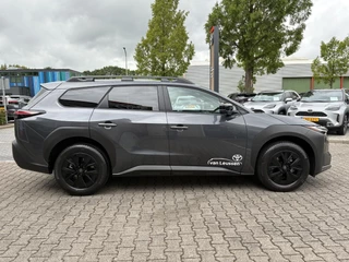 Toyota bZ4X Touring DYNAMIC 75 KWH VOORRAAD VOORDEEL VAN €49.990 VOOR €47.300!!! BLIND-SPOT PARK-SENSOREN STOEL/STUURVERW APPLE/ANDROID 18" LM-VELGEN / 11