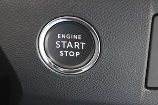Opel Frontera 1.2 Turbo Hybrid Ultimate 7p. | Keyless Entry & Start | Winterpack | BLIS | Achteruitrijcamera / 42