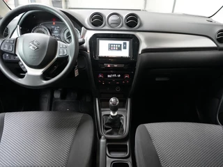 Suzuki Vitara 1.5 Select ✅Trekhaak✅Apple✅Android✅Cruise✅Clima✅Lane Ass.✅ / 5