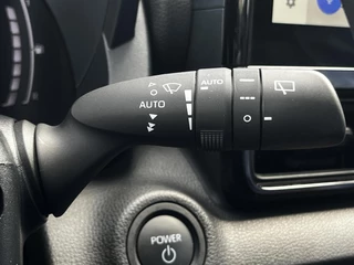 Toyota Yaris 1.5 Hybrid 115 Dynamic LM-VELGEN 16'' APPLE/ANDROID LED NAVI KEYLESS CAMERA CLIMATE PRIVACY GLASS NL-AUTO / 19