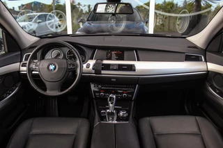 BMW 5-serie Gran Turismo 535i High Executive | NL auto | Facelift | Camera | Navigatie | Bluetooth | Xenon | PDC | Climate control | Cruise control | 19 inch | Elektrische achterklep / 4