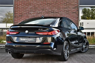 BMW 2 Serie Gran Coupé 218i M-Sport  Shadowline Trekhaak 18inch Live-cockpit Sfeerverlichting / 2