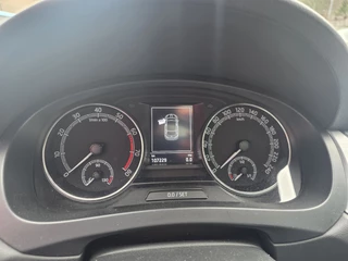 Škoda Rapid Spaceback 1.0 TSI Greentech NAVI TEL PANORAMADAK / 14