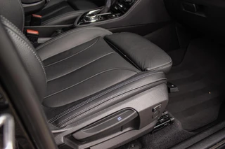 BMW 2-serie Active Tourer 225xe Luxury | Driving Assistant Plus | Panoramadak | Fileassistent | Active Cruise control | Head-up | HiFi audio | Sportstoelen | Rijstrooksensor | Keyless entry / 17