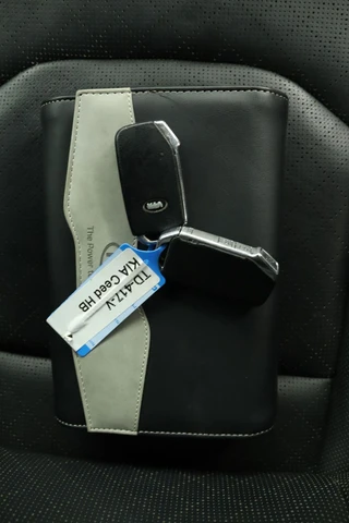 Kia Ceed 1.4 T-GDi ExecutiveLine  - Panoramadak - Stoelverwarming/Verkoeling - Achteruitrijcamera - Trekhaak - All season Banden - Virena Zekerheidspakket t.w.v. €895,- / 70