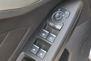 Ford Focus Wagon 125PK HYBRID TITANIUM-X VIRTUAL-COCKPIT B&O AUDIO CLIMA P-SENSOREN 17"LMV LED CAMERA WINTERPACK NL-AUTO / 17