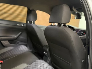 Volkswagen Polo 1.0 TSI R-Line | 110PK | IQ.Drive pakket | Virtual | Full LED Matrix Beam | Camera | Discover Pro | Clima |Ambient / 25