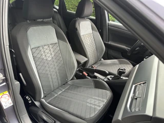 Volkswagen Polo 1.0 TSI DSG R-Line 110pk Adapt. Cruise | IQ light | 17 inch | Camera | Virtual | Carplay | Rijklaar incl. garantie / 27