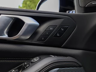 BMW X5 M50i 530pk | Achterasbesturing | Laser | ACC | Sky Lounge | Grigrio Telesto / 16