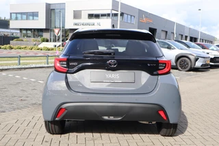 Toyota Yaris 1.5 Hybrid 115 DYNAMIC NIEUW DIRECT LEVERBAAR! STOEL/STUURVERW PARK-SENSOREN BLIND SPOT NAVI 17'' LM-VELGEN CAMERA APPLE/ANDROID / 5