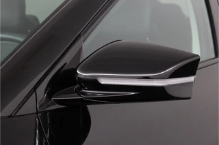 Kia EV6 Light Edition 63 kWh - SOH 99,7%  - Navigatie - Adaptive Cruise Control - Stoel/Stuur verwarming - Apple Carplay/Android Auto - Fabrieksgarantie tot 02-2032 / 15