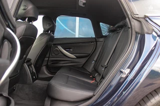 BMW 3-serie Gran Turismo 320i High Executive | Sport Line | NL auto | Keyless entry | Panoramadak | Xenon | HiFi audio | Navigatie Professional | Cruise control | M-sportstuur | PDC / 18