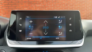 Peugeot 2008 1.2 PT Allure Pack 130PK Trekhaak Carplay Stoelverwarming Full Led / 25