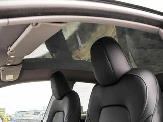 Tesla Model Y RWD 58 kWh LFP | SOH 90,1% | Trekhaak | Panoramadak | AMD Ryzen | Zwart Leder | Warmtepomp | 20" | Eerste eigenaar! / 14