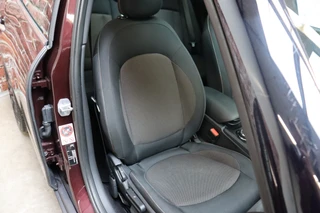 MINI Clubman Cooper Serious Business / Navigatiesysteem Professional / Panoramadak / Harman Kardon / Climate Control / 17 Inch / LED-koplampen / Parkeersensoren / Cruise Control / Lichtpakket / 18