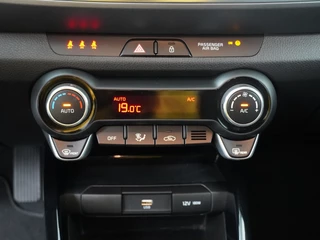 Kia Stonic 1.0 T-GDi MHEV DynamicPlusLine  - Apple Carplay/Android Auto - Cruise Control - Climate Control - Navigatie - Stuur/Stoel Verwarming - Fabrieks garantie tot 04-2032 of 150.000km fabrieksgarantie / 32