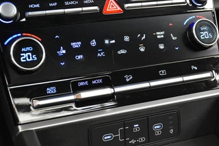 Hyundai Santa Fe 1.6 T-GDi HEV A/T Premium Sky I Black Pack I 7pl. / 36