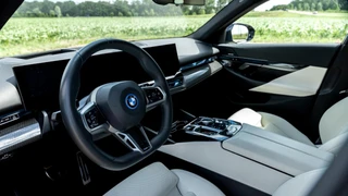 BMW i5 Touring eDrive40 84 kWh / 54