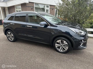 Kia e-Niro Edition 64 kWh 3-FASE ACHTERUITRIJ CAMERA CARPLAY STUUR/STOELVERWARMING / 6
