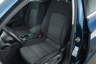 Volkswagen Passat Variant 1.6 TDI Comfort Business  Automaat, Navigatie, Apple carplay, Climate, / 17