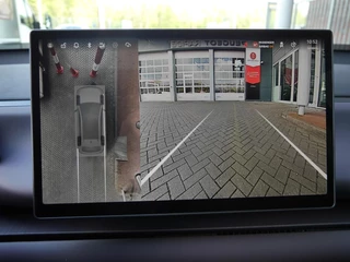 Leapmotor C10 Design 69.9 kWh | Demo | Diverse kleuren leverbaar | 1500 kg trekgewicht | Wltp 420 km | Stuurverwarming | Stoelverwarming en koeling | Elektrisch verstelbare voorstoelen | Navigatie | Keyless entry & start | 20 inch lichtmetalen velgen | Led verlichting / 34