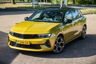 Opel Astra 1.2 Turbo 130 PK Ultimate Automaat Panodak | Camera | AGR Stoelen | Dodehoek Detectie | Adaptieve Cruise Control | 24DKM! | Rijklaar