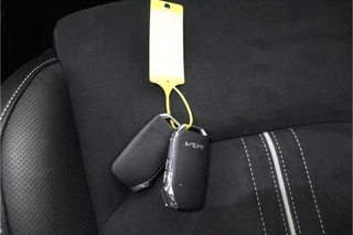 Kia XCeed 1.5 T-GDi GT-Line  - Automaat - Panorama dak - Stoel/Stuur verwarming - Navigatie - Climate Control - Achteruitrijcamera - Elektrische Achterklep - Fabrieksgarantie tot 01-2032 / 40