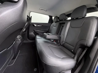 Kia EV6 Light 77.4 kWh SOH 100% | 3.000KM UNIEKE KM-STAND | KIA DEALER ONDERHOUDEN | 1E EIGENAAR | LEDEREN BEKLEDING | CAMERA | ADAPTIVE CRUISE | KIA GARANTIE TOT 10-2030 | BTW VERREKENBAAR / 23