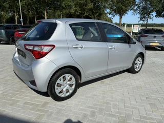 Toyota Yaris 1.0 VVT-i Aspiration 5-Deurs | Climate control | Camera | Navigatie | Cruise control | Elektrisch Pakket | Bluetooth telefoonvoorbereiding / 5