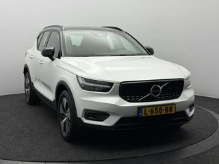 Volvo XC40 1.5 T4 Recharge R-Design Expression | Trekhaak | Leer | Stoel/Stuurverwarming | Camera / 6