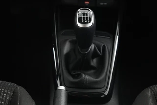 Kia Stonic 1.0 T-GDi MHEV DynamicLine  Navigatie - Achteruitrijcamera - Cruise Control - Apple & Android Carplay - Fabrieksgarantie t/m 14-04-2032 / 52