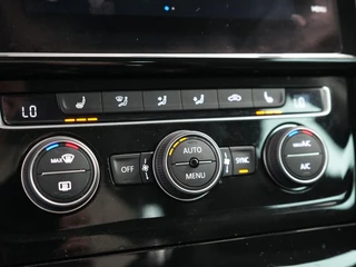 Volkswagen Golf Variant 1.5 TSI Highline Business R | Stoelverwarming | Camera | Virtual | ACC | / 32