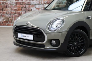 MINI Clubman Cooper Salt Business Automaat  / Navigatiesysteem / Panoramadak / 17 Inch / Apple CarPlay / Chrome Line / Head-Up Display / Climate Control / Bluetooth / Cruise Control / 2