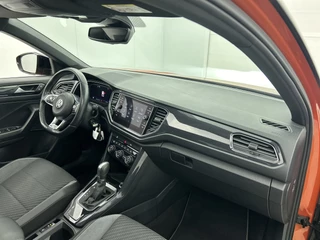 Volkswagen T-Roc 1.5 TSI R Line | Schuifdak | Camera | Navi | Virtual Dash | Stoelverw. | Adaptive Cruise / 12