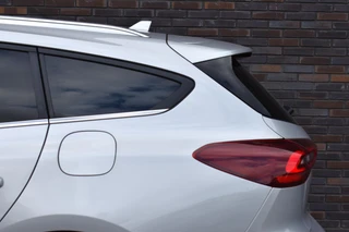 Ford Focus Wagon 1.0 EcoBoost Hybrid Titanium / 21