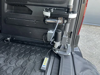 Peugeot Rifter 130pk GT (Automaat - Rolstoel (til) lift - Stoelverwarming - Keyless Entry - Camera - Automatische Airco - Navigatie) / 12