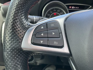 Mercedes-Benz A-Klasse AMG 45 4MATIC Pano.dak Leer Voll.Onderhoud / 28
