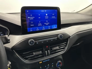 Ford Focus 1.0 EcoBoost Trend Edition Business CAMERA CARPLAY NAVI LM. / 29