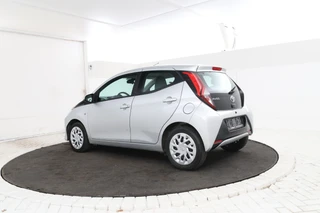 Toyota Aygo 1.0 VVT-i x-play  5 Deurs, Camera, / 4