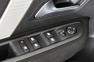 Citroen C4 X 1.2 Puretech 100 You Apple CarPlay Climate Control / 26