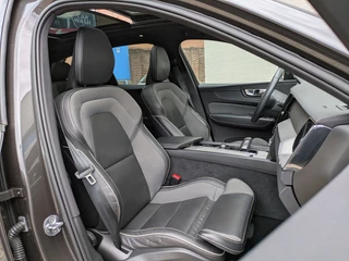 Volvo XC60 2.0 T6 Plug-in hybrid AWD R-Design|Panodak|Memory|Sportstoelen|Keyless-Entry|Facelift 12-2021| / 32