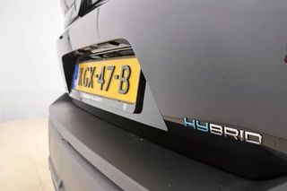 Peugeot 408 1.6 HYbrid 225 e-DSC7 Allure DEMO ZONDER KMS! l Wireless Apple Carplay & Android Auto l Digitale Cockpit l DAB l Bluetooth l PDC l LED verlichting l Lichtmetalen Velgen / 16