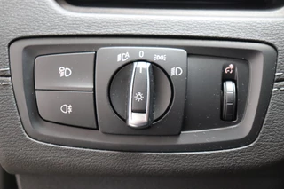 BMW X2 xDrive20i High Executive M Sport Pakket Automaat  / Navigatiesysteem Plus / Leder / Panoramadak / Achteruitrijcamera / Stoelverwarming / Climate Control / Hifi / Shadow Line / Parkeersensoren voor+achter / Extra Getint Glas / 19 Inch / 31