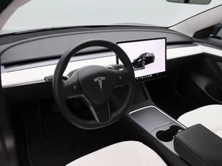 Tesla Model 3 Standard RWD Plus 60 kWh 238 Pk | Stoelverwarming | Panoramadak | Camera | Adaptive Cruise | 18 Inch | 41.788 Km !! / 5