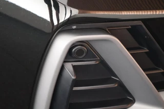 Audi Q3 35 TFSI 150pk Business Edition Trekhaak Camera Stoelverwarming LED Virtual Cockpit Navigatie Panoramadak / 36