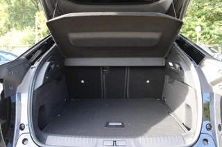 Peugeot e-3008 GT Avantage 210 73 kWh Panoramadak / 2+6 Jaar Garantie / 31