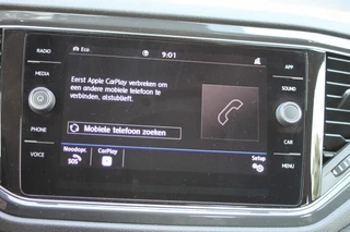 Volkswagen T-Roc 1.5 TSI Sport 150pk Stoel/stuur verwarming / afneembare trekhaak. / 44